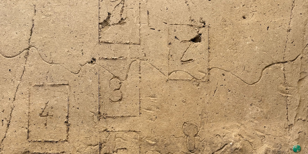 Markings in the section for the samples 